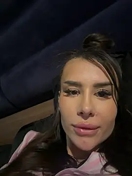 EvaZane online show from February 15, 9:04 pm