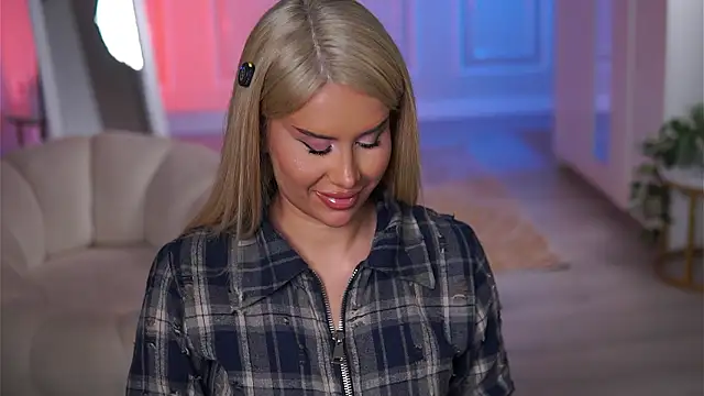 EvaZane online show from February 7, 9:07 pm