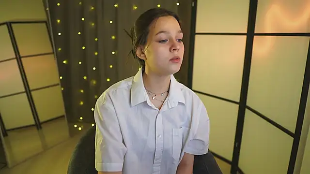 Addelin Moon online show from February 19, 3:27 pm