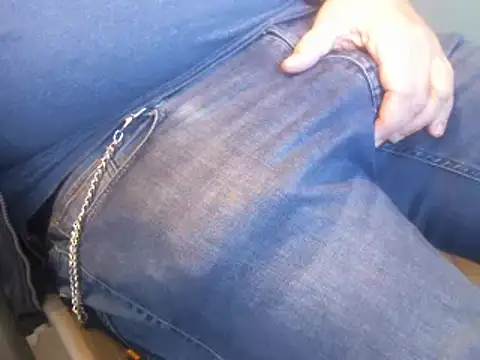 Snapshot of sexxx-mike chatting on January 18, 12:47 pm sexxx-mike online show from January 18, 12:47 pm