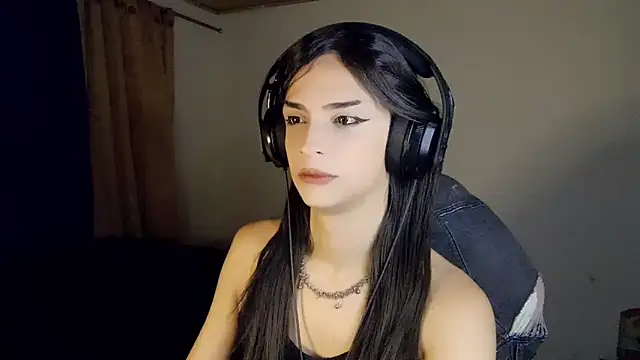 Dollbehavior  online show from April 8, 7:30 am