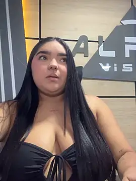 Snapshot of little_lissiee chatting on May 2, 9:31 pm little lissiee online show from May 2, 9:31 pm