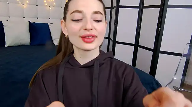 NicoleRosss online show from February 14, 8:59 pm