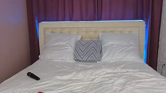 Snapshot of sofia__home chatting on March 17, 9:22 am sofia  home online show from March 17, 9:22 am