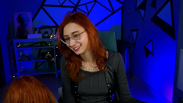 Snapshot of Orianna_Fox chatting on December 7, 6:26 pm Orianna Fox online show from December 7, 6:26 pm