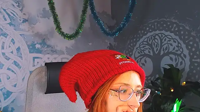 Snapshot of Orianna_Fox chatting on December 25, 6:41 pm Orianna Fox online show from December 25, 6:41 pm