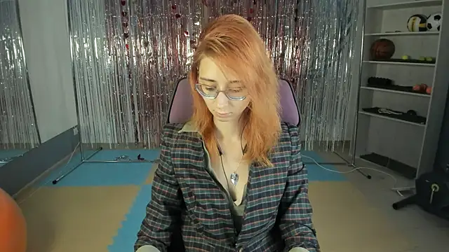 Snapshot of Orianna_Fox chatting on March 23, 5:10 am Orianna Fox online show from March 23, 5:10 am