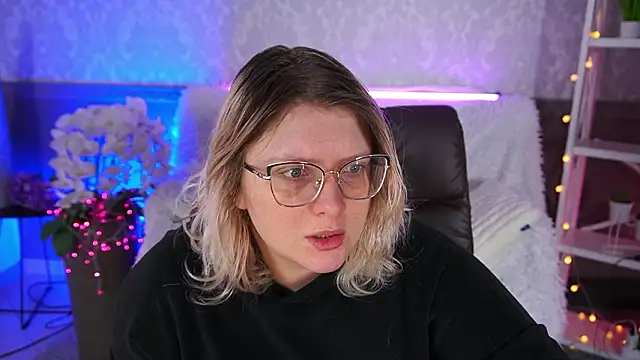 CoolTatis online show from February 4, 8:20 am