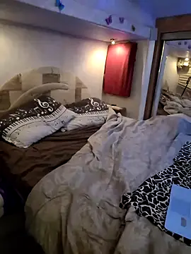 annika lately online show from February 6, 2:44 am