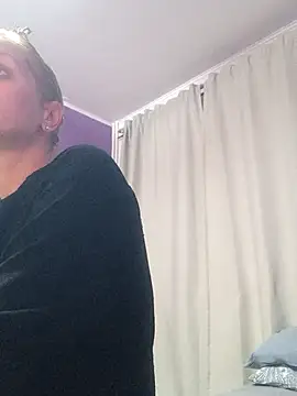 BritneyHudson online show from December 3, 5:44 pm