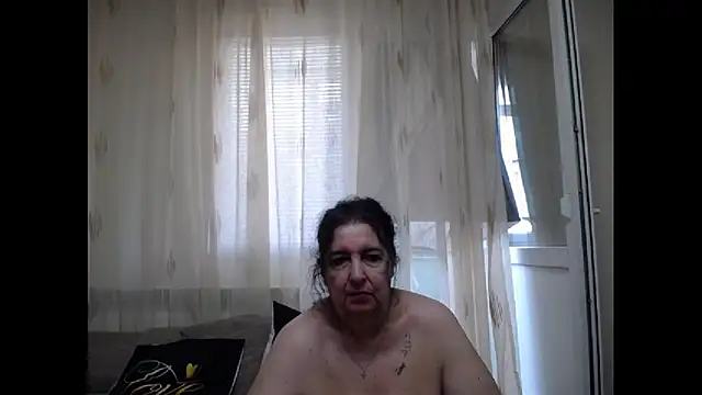 Snapshot of maturekorine chatting on July 9, 11:47 am maturekorine online show from July 9, 11:47 am