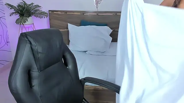 Snapshot of ivette_bocelly chatting on January 2, 10:22 pm ivette bocelly online show from January 2, 10:22 pm