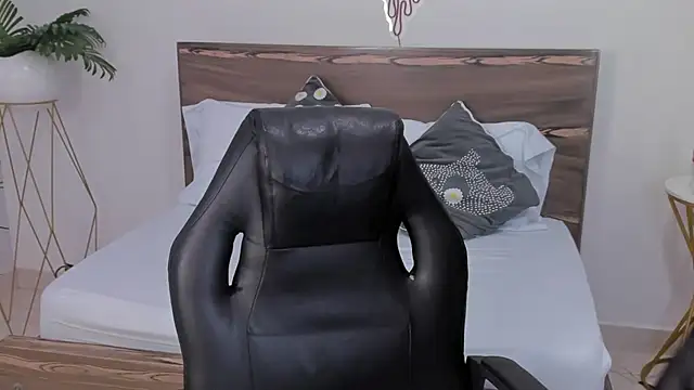 Snapshot of ivette_bocelly chatting on February 21, 8:16 pm ivette bocelly online show from February 21, 8:16 pm