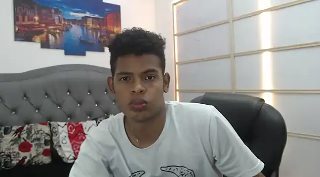 Snapshot of boylittle19cm chatting on March 2, 4:42 pm boylittle19cm online show from March 2, 4:42 pm