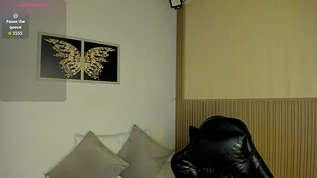 Snapshot of summer_night_ chatting on May 12, 11:51 am summer night online show from May 12, 11:51 am