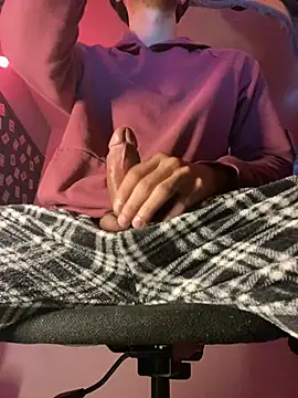 Snapshot of zeclex2 chatting on December 11, 2:11 pm zeclex2 online show from December 11, 2:11 pm