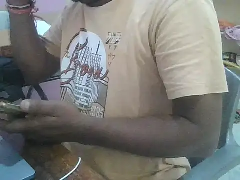 Snapshot of ITGuyhyd chatting on February 5, 9:47 am ITGuyhyd online show from February 5, 9:47 am