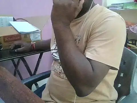 Snapshot of ITGuyhyd chatting on February 6, 6:18 am ITGuyhyd online show from February 6, 6:18 am