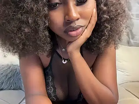 Snapshot of Chocolate_queen2 chatting on July 23, 4:32 am Chocolate queen2 online show from July 23, 4:32 am
