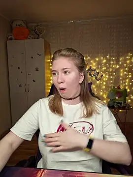 D0nna  online show from March 18, 3:59 pm