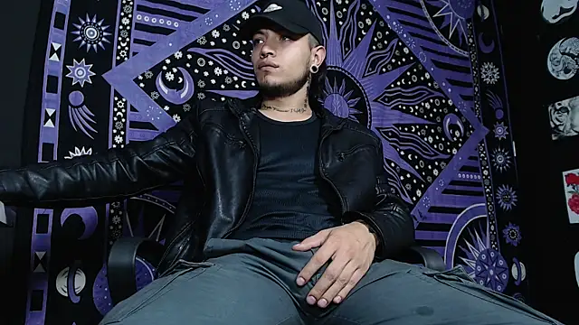 Dicaprioo  online show from January 29, 3:15 pm