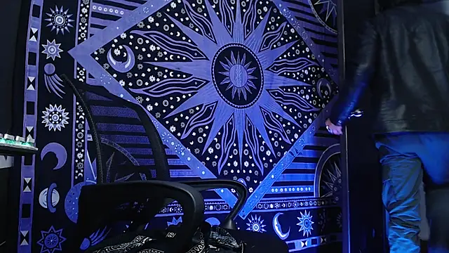 Dicaprioo  online show from February 11, 11:01 pm