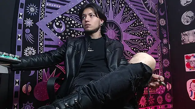 Dicaprioo  online show from February 12, 7:56 pm