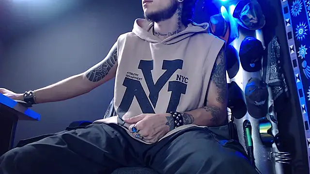 Dicaprioo  online show from February 19, 9:47 pm