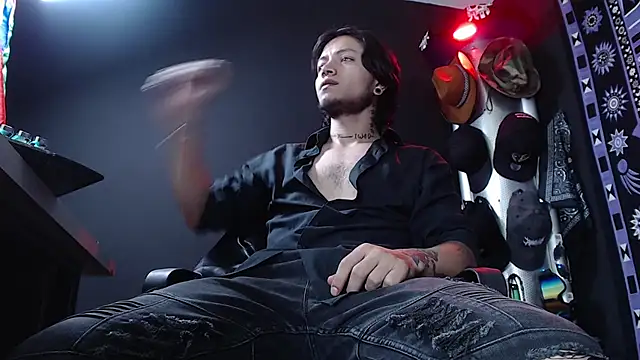 Dicaprioo  online show from March 5, 4:02 pm