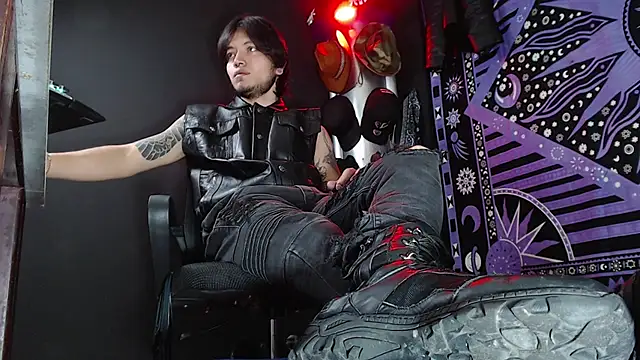 Dicaprioo  online show from March 10, 3:09 pm