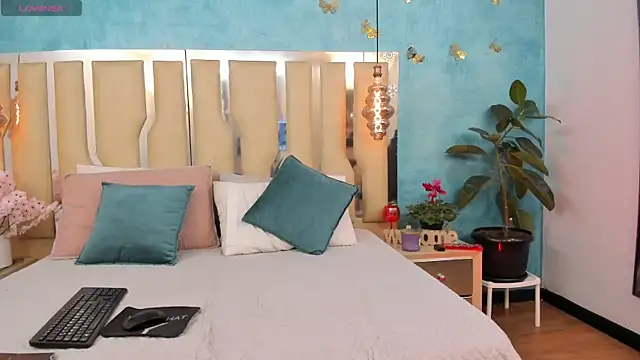 RubbyTaylor online show from April 7, 2:39 pm