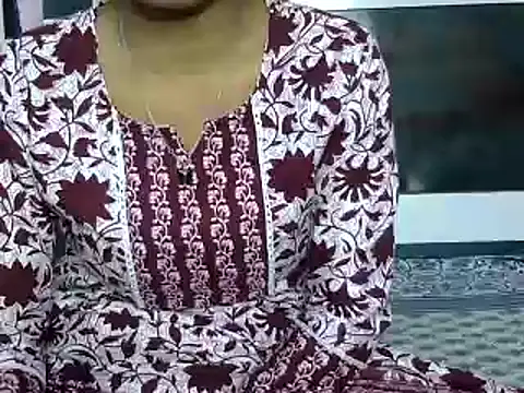 momo lov online show from December 19, 7:40 am