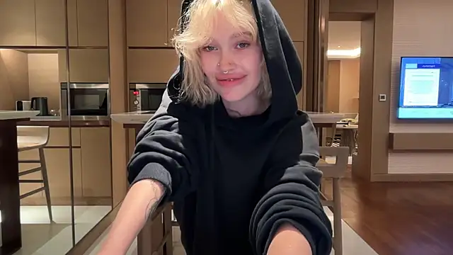 Golden Aline online show from April 9, 3:50 pm