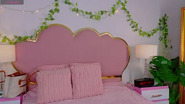 EmmaCrush online show from November 28, 9:50 pm