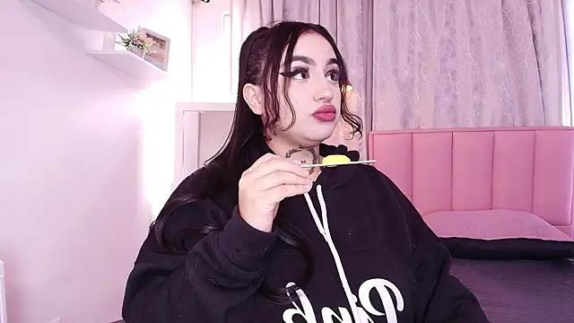 bella-green online show from January 27, 7:03 pm