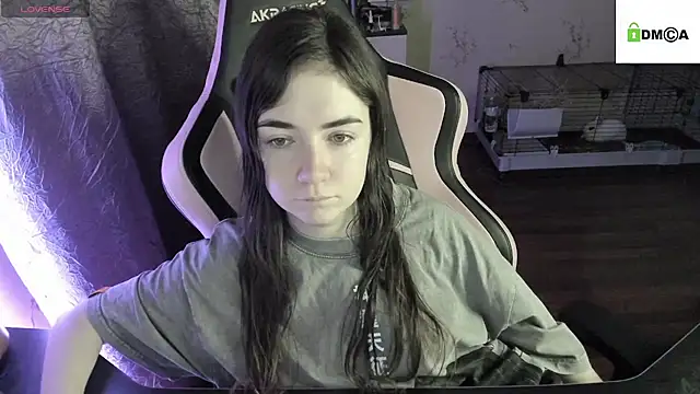 Snapshot of Crazy_forest_fairy chatting on December 16, 12:48 am Crazy forest fairy online show from December 16, 12:48 am