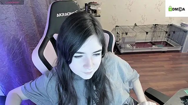 Snapshot of Crazy_forest_fairy chatting on December 19, 11:14 pm Crazy forest fairy online show from December 19, 11:14 pm