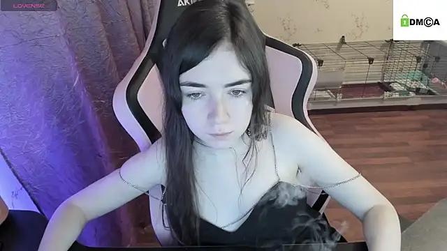 Snapshot of Crazy_forest_fairy chatting on December 23, 2:24 am Crazy forest fairy online show from December 23, 2:24 am