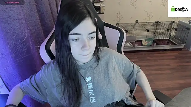 Snapshot of Crazy_forest_fairy chatting on December 28, 1:08 am Crazy forest fairy online show from December 28, 1:08 am