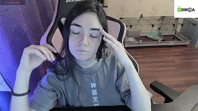 Snapshot of Crazy_forest_fairy chatting on December 28, 4:08 am Crazy forest fairy online show from December 28, 4:08 am