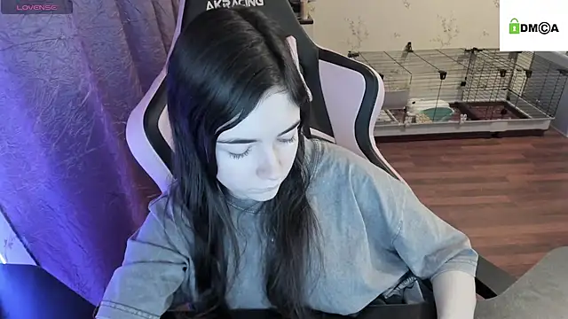 Snapshot of Crazy_forest_fairy chatting on December 29, 6:56 am Crazy forest fairy online show from December 29, 6:56 am