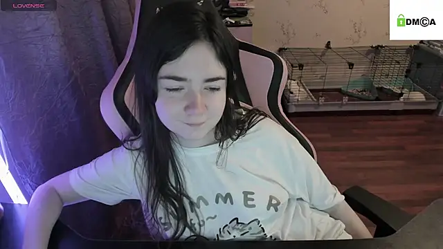 Snapshot of Crazy_forest_fairy chatting on February 9, 12:49 am Crazy forest fairy online show from February 9, 12:49 am