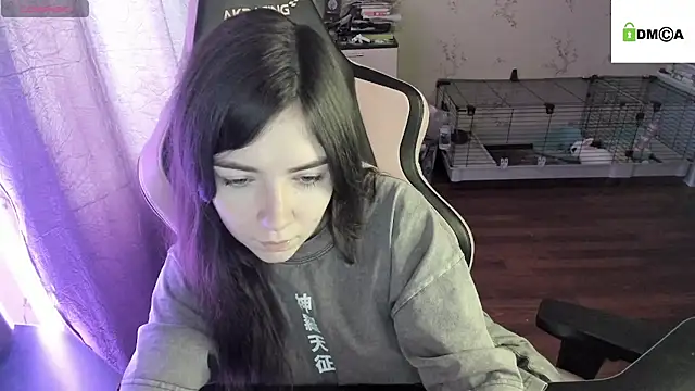 Snapshot of Crazy_forest_fairy chatting on February 18, 6:59 am Crazy forest fairy online show from February 18, 6:59 am