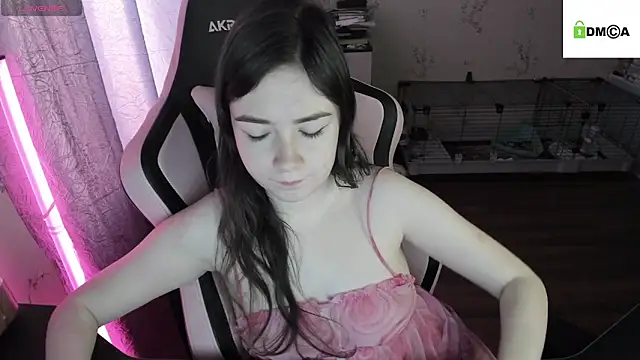 Snapshot of Crazy_forest_fairy chatting on February 23, 2:35 pm Crazy forest fairy online show from February 23, 2:35 pm