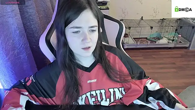 Snapshot of Crazy_forest_fairy chatting on February 26, 10:53 pm Crazy forest fairy online show from February 26, 10:53 pm