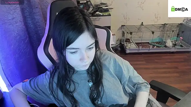 Snapshot of Crazy_forest_fairy chatting on February 28, 11:45 pm Crazy forest fairy online show from February 28, 11:45 pm