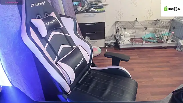 Snapshot of Crazy_forest_fairy chatting on March 2, 4:07 am Crazy forest fairy online show from March 2, 4:07 am