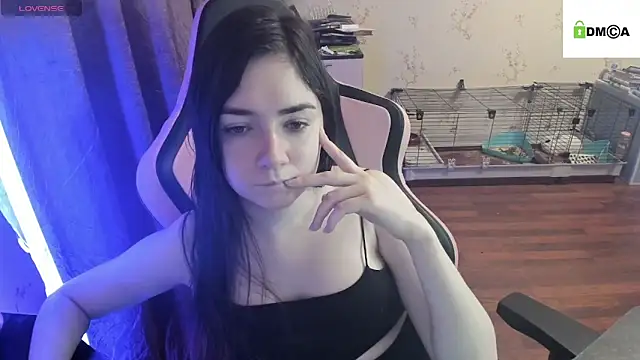 Snapshot of Crazy_forest_fairy chatting on March 5, 11:16 pm Crazy forest fairy online show from March 5, 11:16 pm