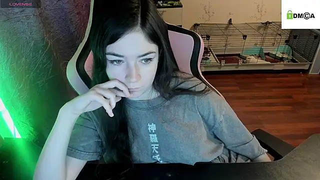 Snapshot of Crazy_forest_fairy chatting on March 20, 11:34 pm Crazy forest fairy online show from March 20, 11:34 pm