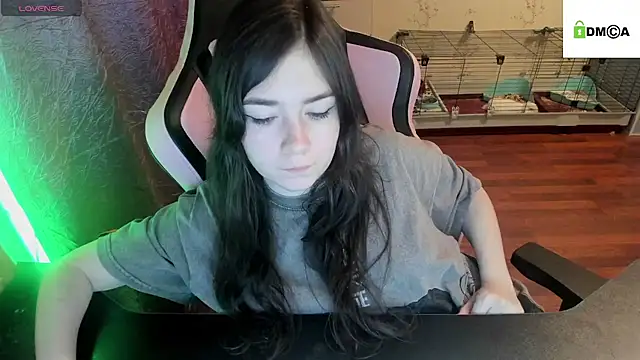 Snapshot of Crazy_forest_fairy chatting on March 21, 2:39 am Crazy forest fairy online show from March 21, 2:39 am